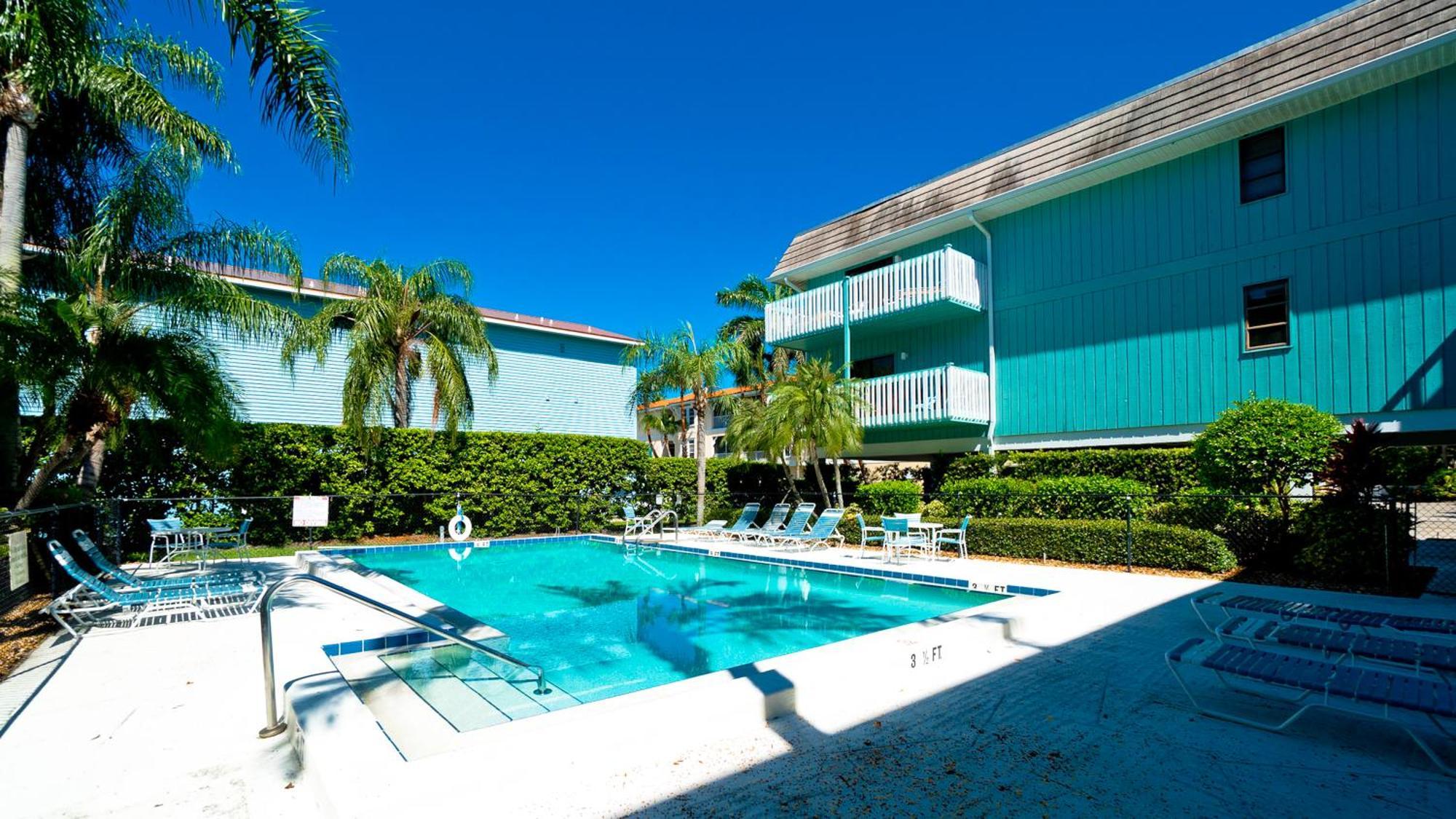 Anna Maria Island Beach Palms 8B Apartment Bradenton Beach Exterior photo